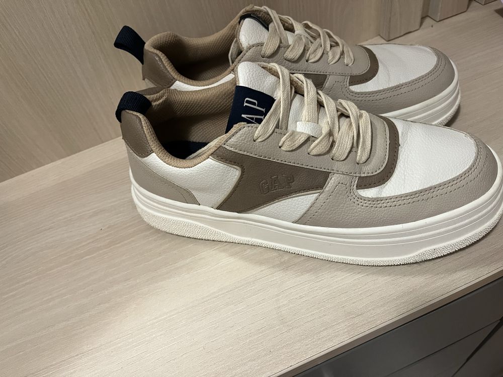 Сникърси GAP 41 номер