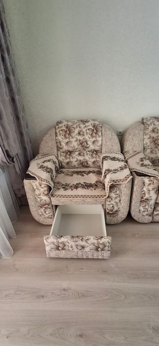 продам диван с креслами