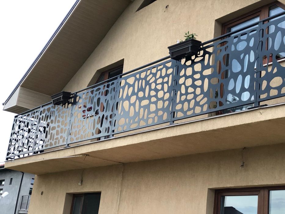 Porti - Garduri - Balustrade - Balcoane