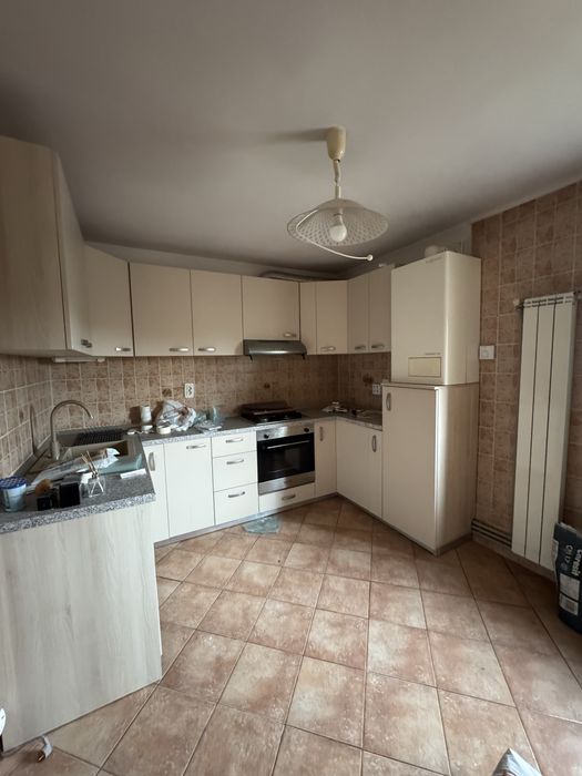 Apartament 3 camere decomandat in spate la politie