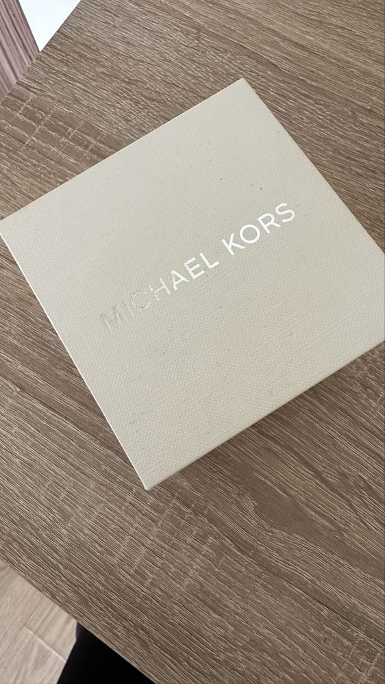 MICHEL KORS часовник
