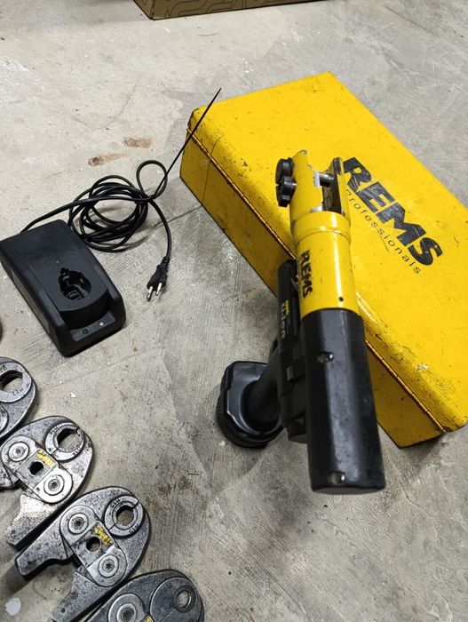 Presa sertizare rems