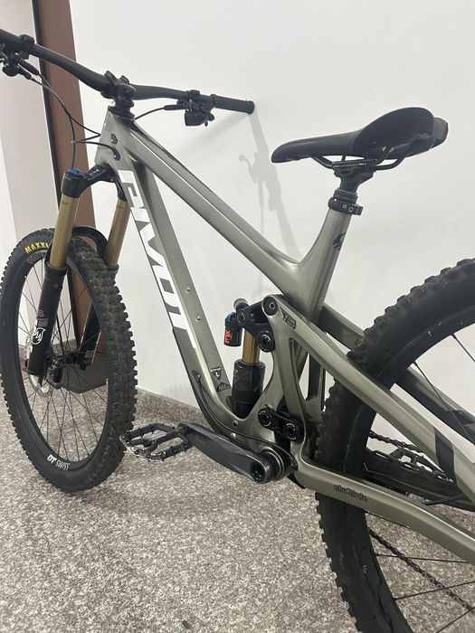 Bicicleta Pivot Firebird Carbon 29” 2024 1x12 SRAM GX AXS