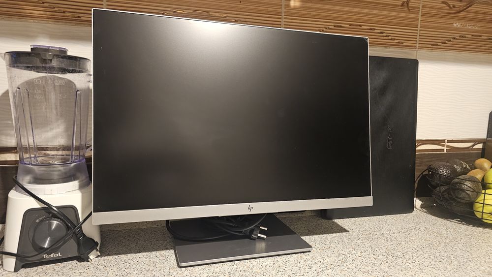 HP EliteHome  2x usb, 4x iesiri video, 24inch