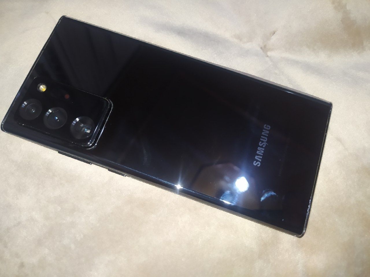 Samsung Note 20 ultra rangi oq 12/256 Imei: Otkan