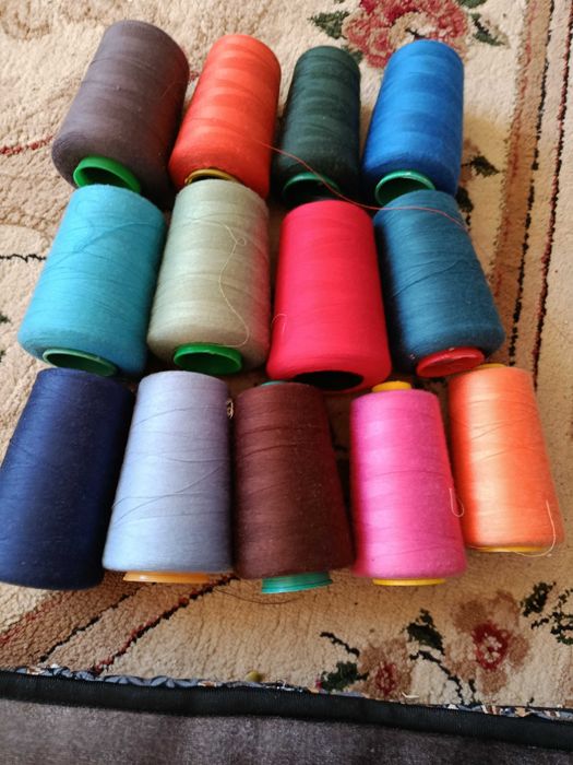 Нитки и банки продается