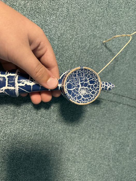 Vând kendama albastră