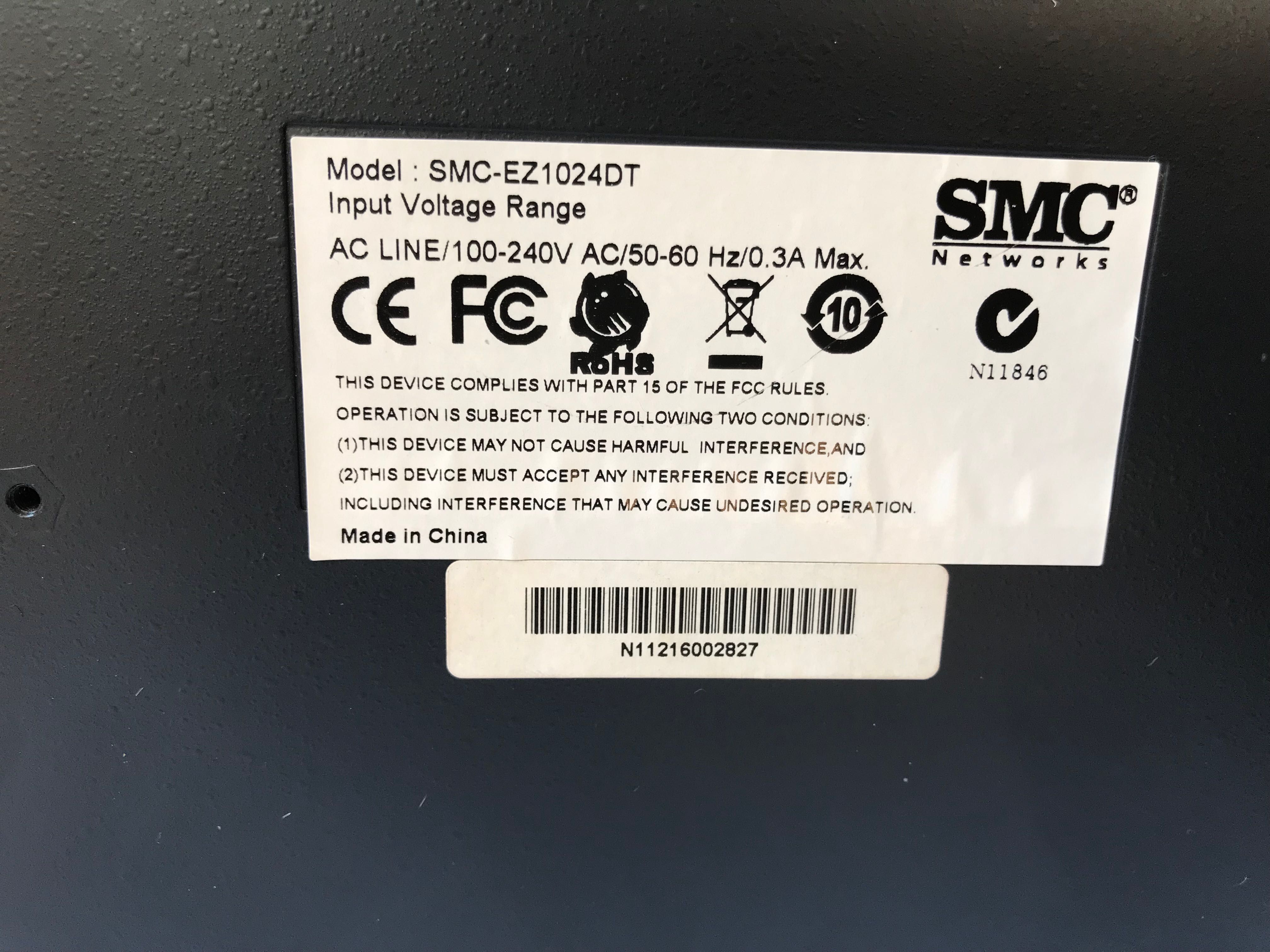 SMC EZ-SWITCH 10/100Mbps. EZ-1024DT
