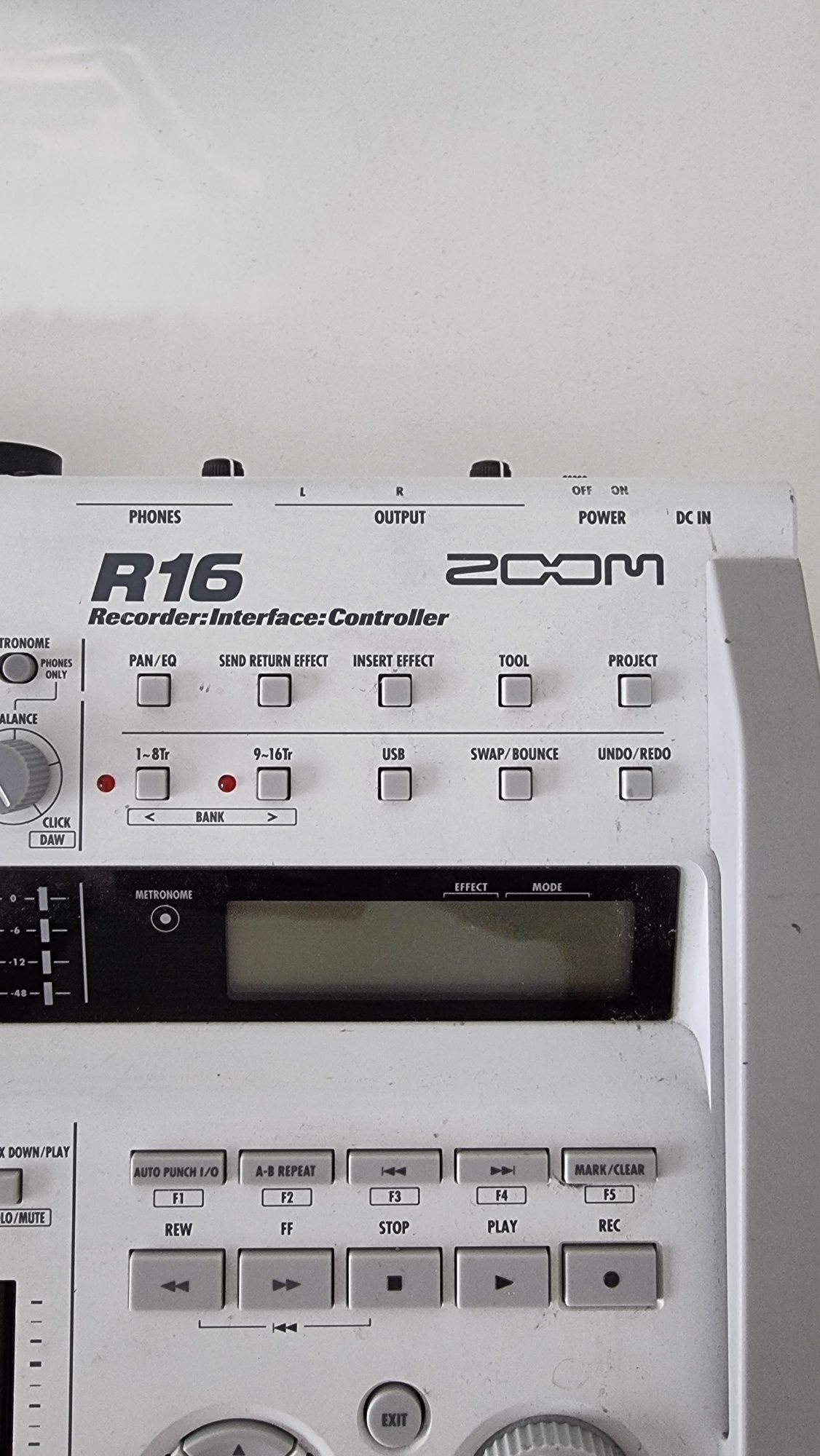 Interfață audio zoom r16, 8 canale