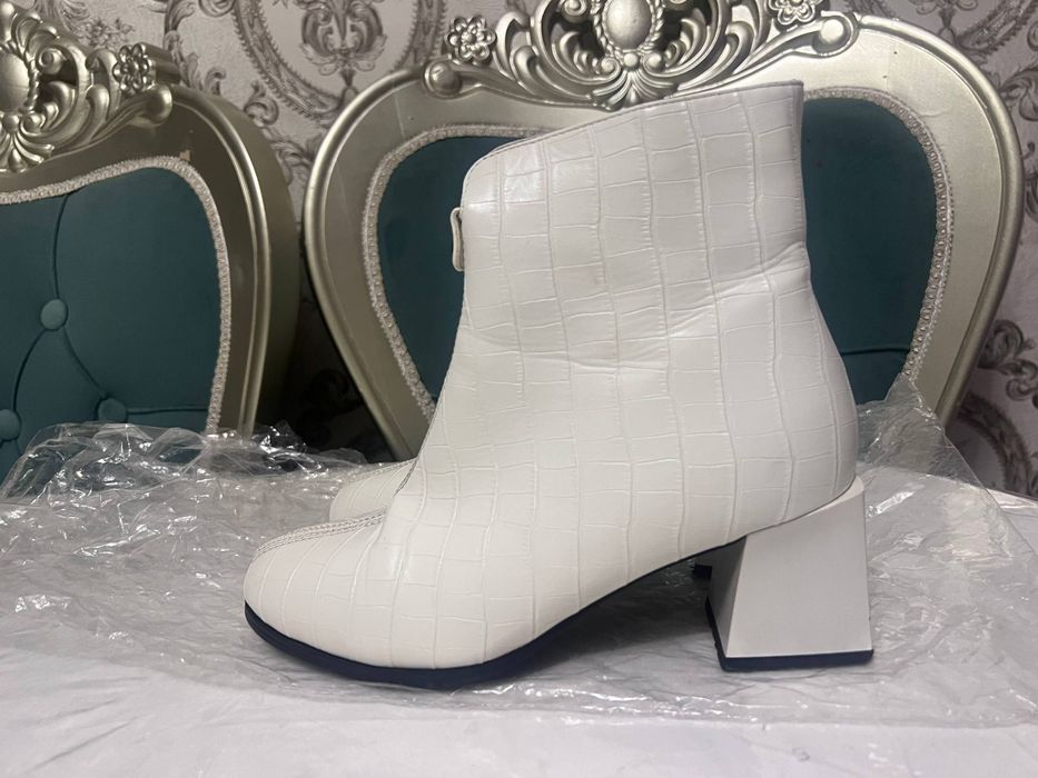 Qish uchun oppoq sapog