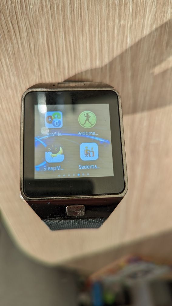 Смарт часовник със SIM карта и Bluetooth