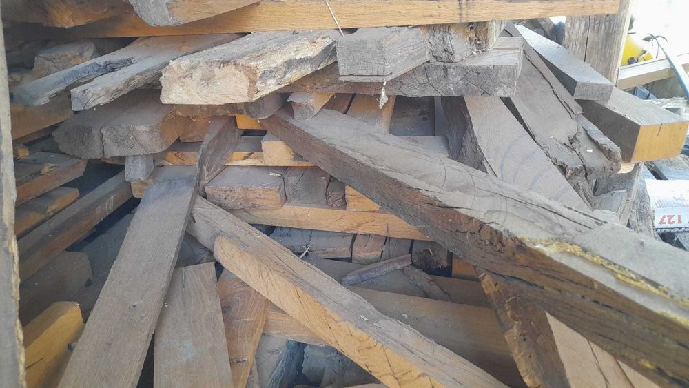 Lemn masiv vechi – Stejar, Frasin, Cireș, pregătit pentru prelucrare