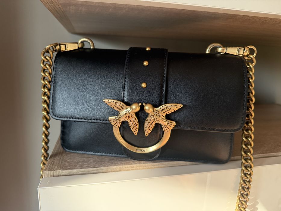 Оригинални чанти Pinko с чип за автентичност