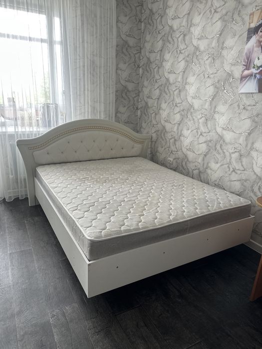 Продам кровать 160 на 200 цена вместе с ортопед матрасом высокого каче