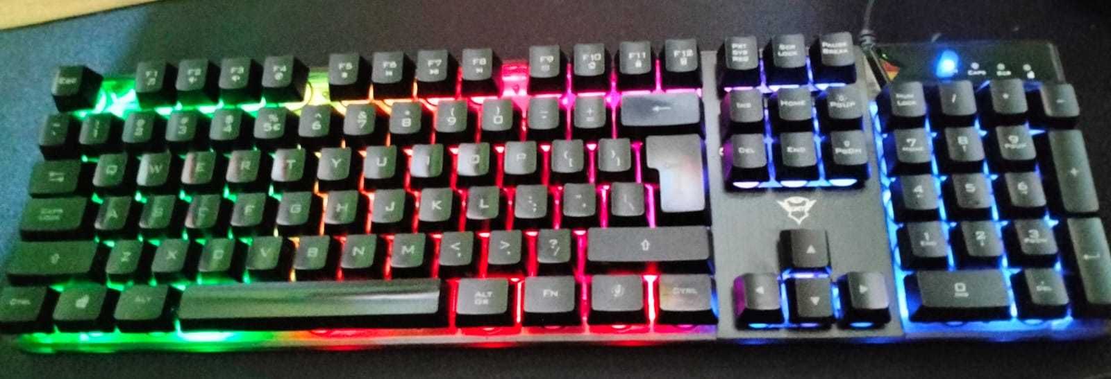 Vand calculator de gaming STARE BUNA + Accesori 2500 LEI