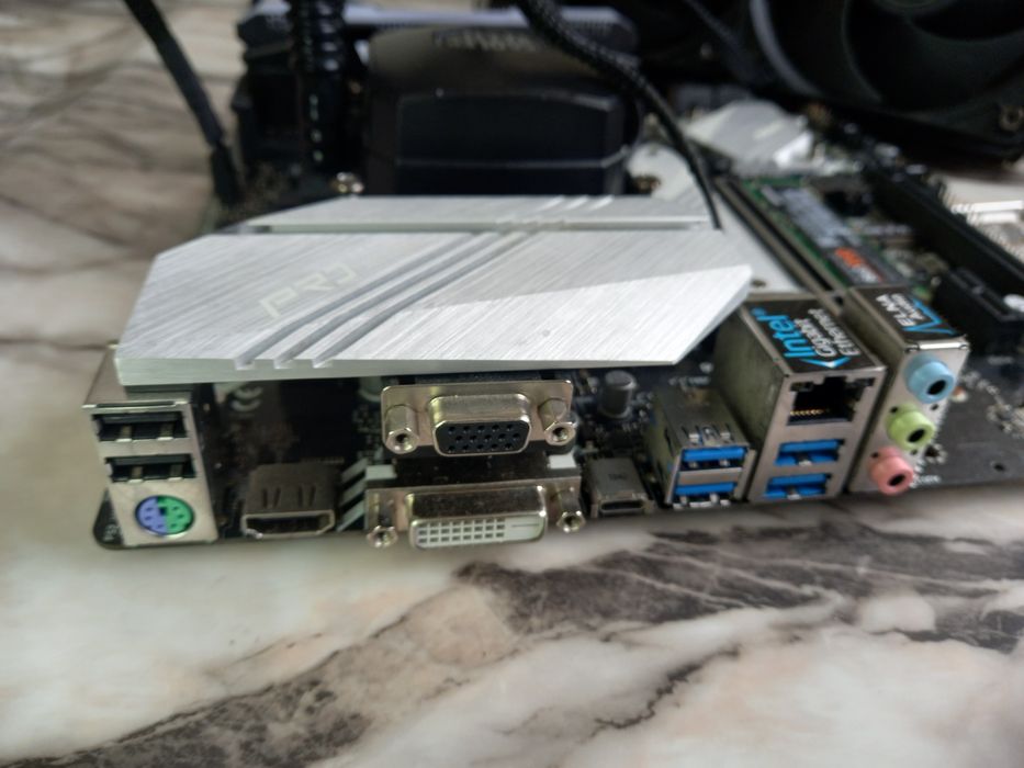 Геймърски комплект ASRock B365 Pro4+Intel Core i7-9700KF+24gb+500gbm.2