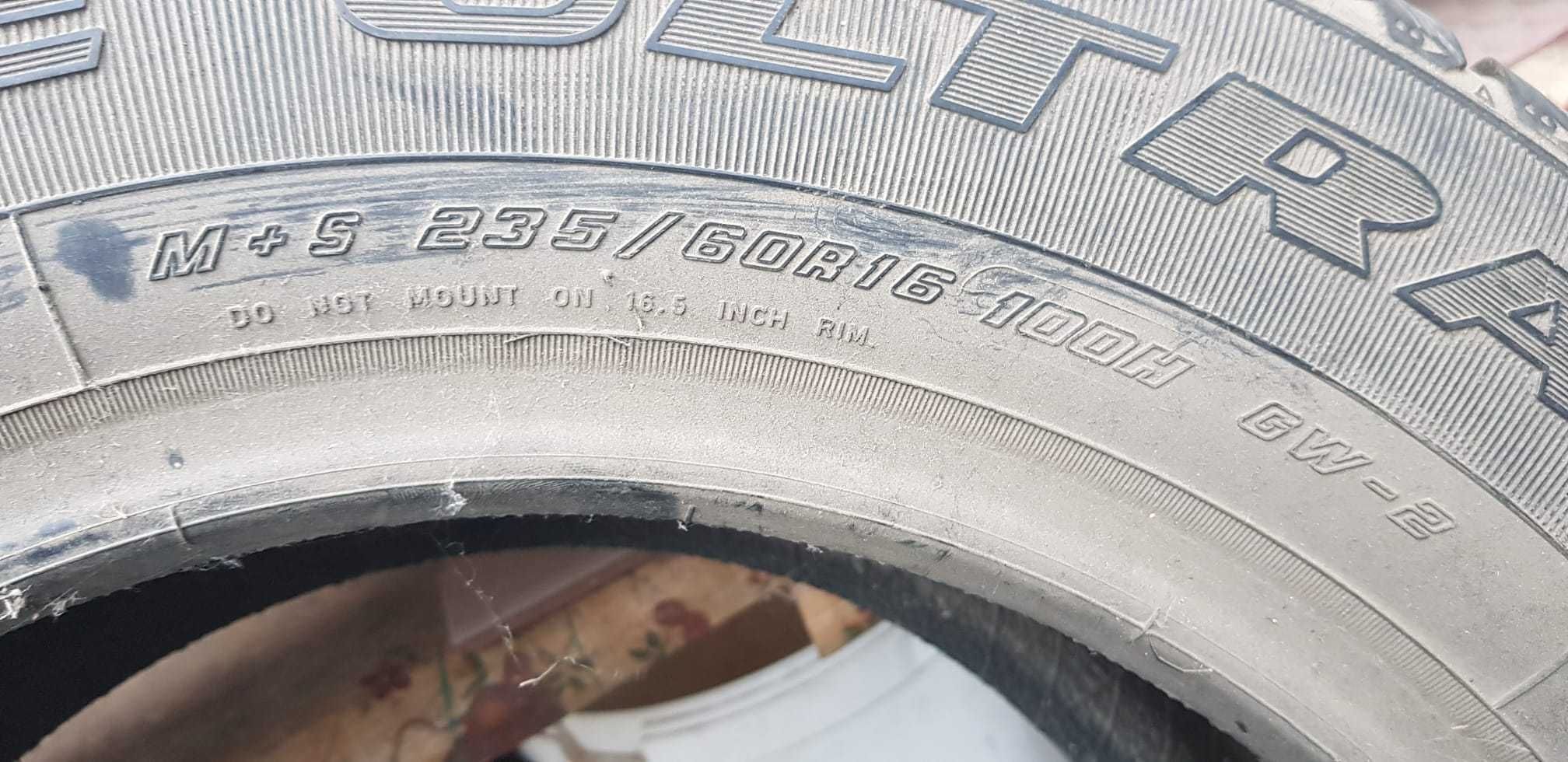 Anvelope Iarna Goodyear 235/60/R16 SH rulate foarte putin