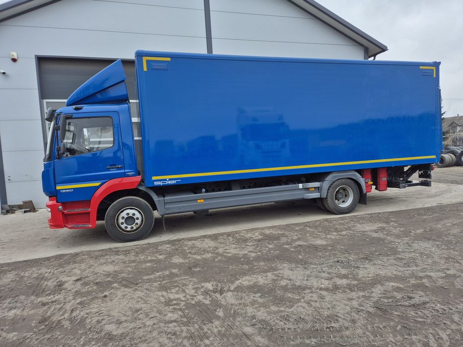 Camion Mercedes Atego 1330