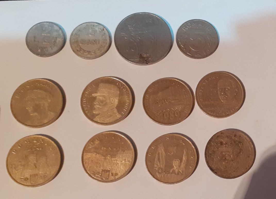 Vând monede vechi românești și străine,am începând din 1862 încoace!