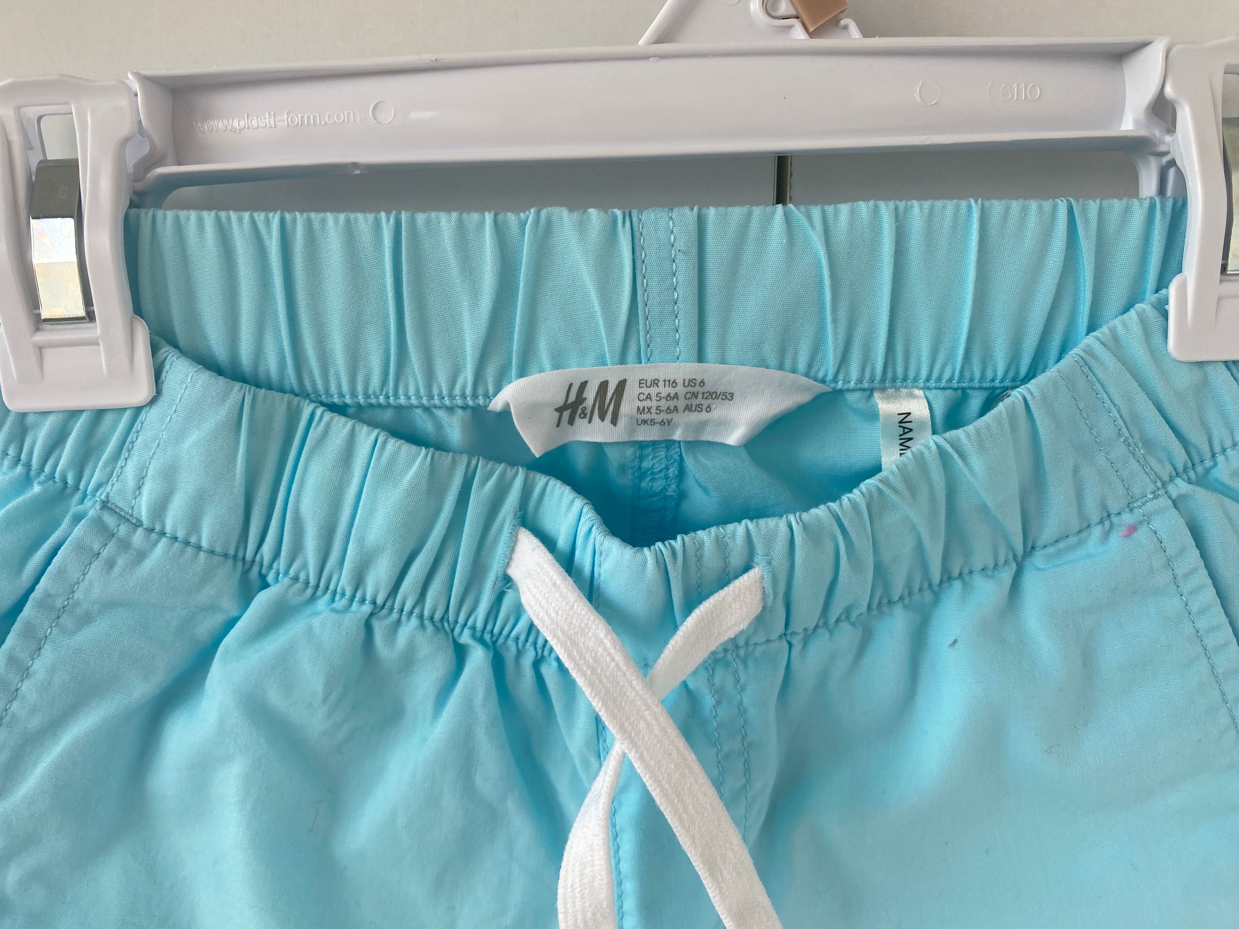 Vând short baieti H&M 6 ani 116 cm.