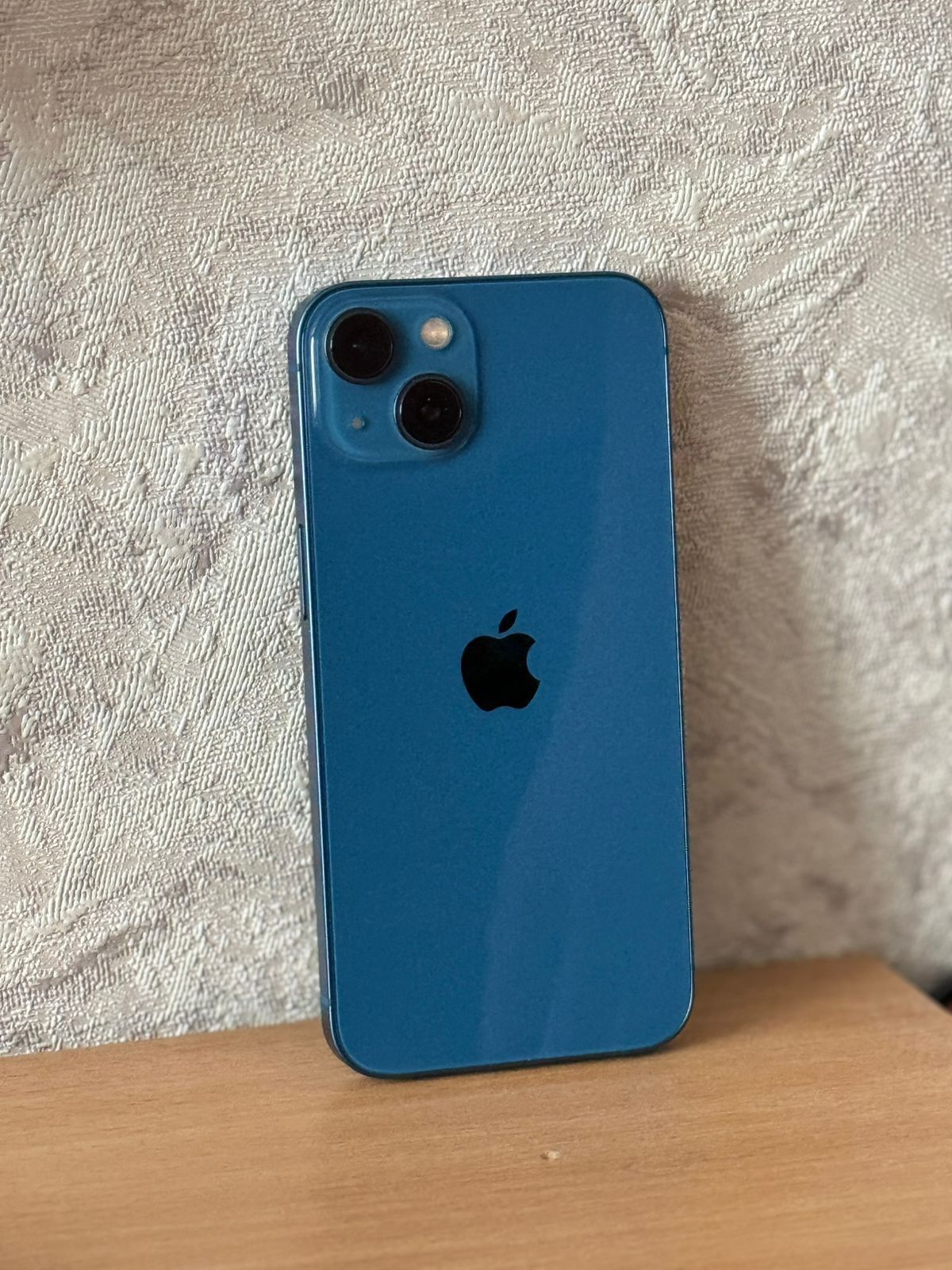 Продам Iphone 13