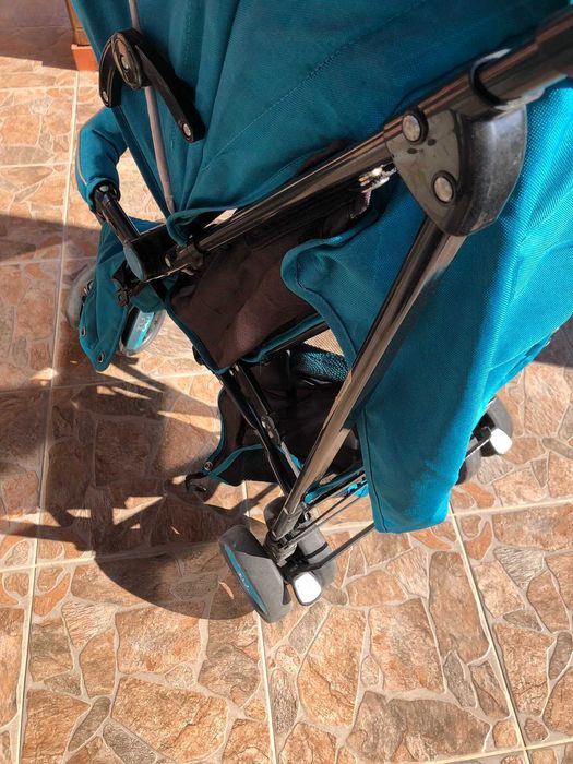 Бебешка количka Moni