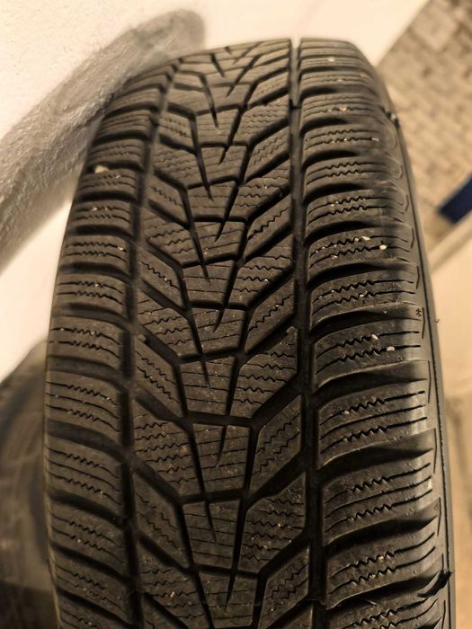 Cauciucuri iarna Hankook 215/65 R17 i'cept evo3 SUV, Dot 2022