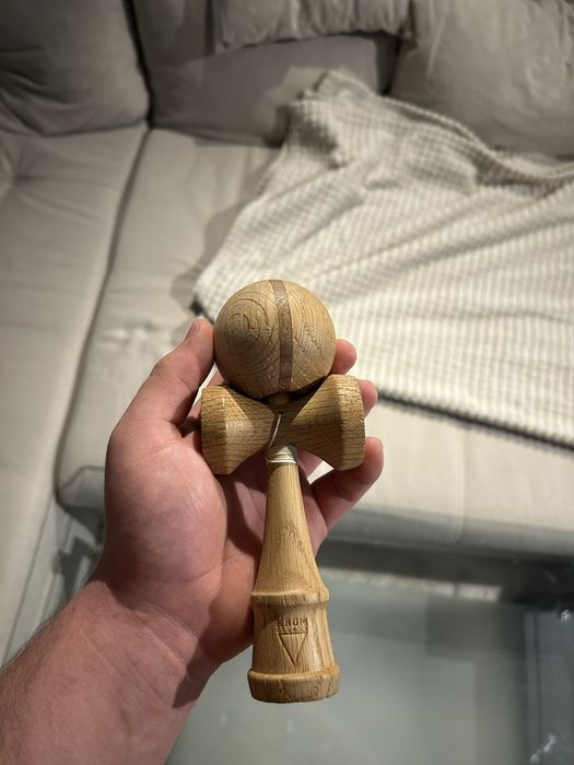 Kendama Krom Deluxe Red Oak 2017