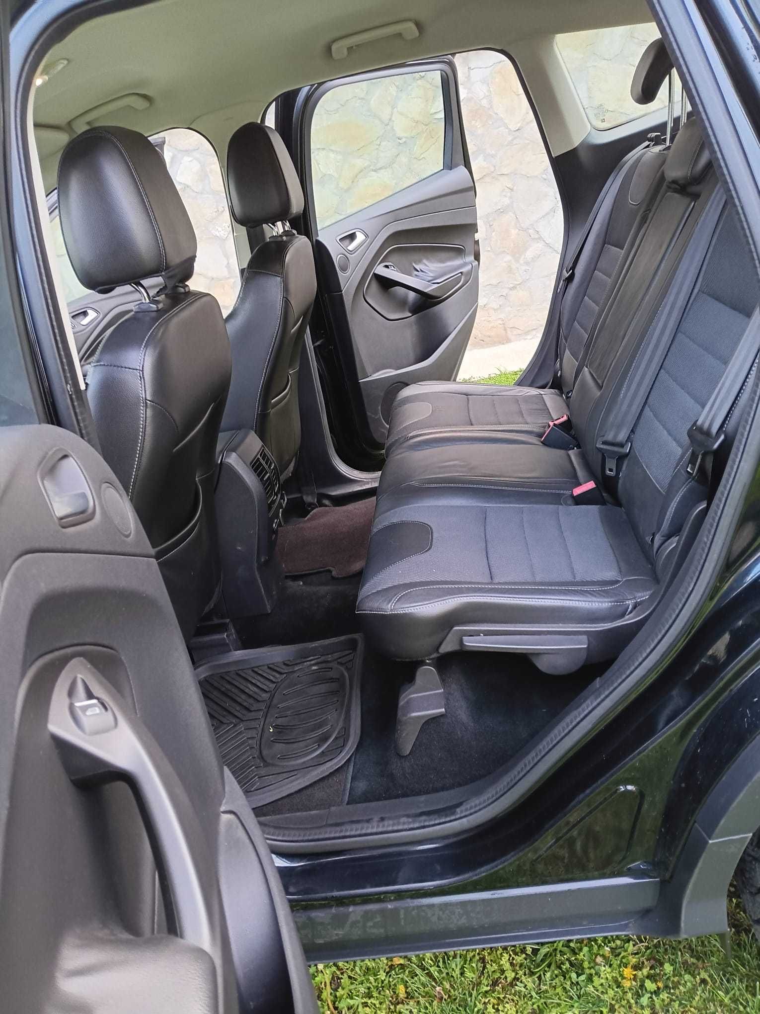 Vând Ford Kuga an 2013