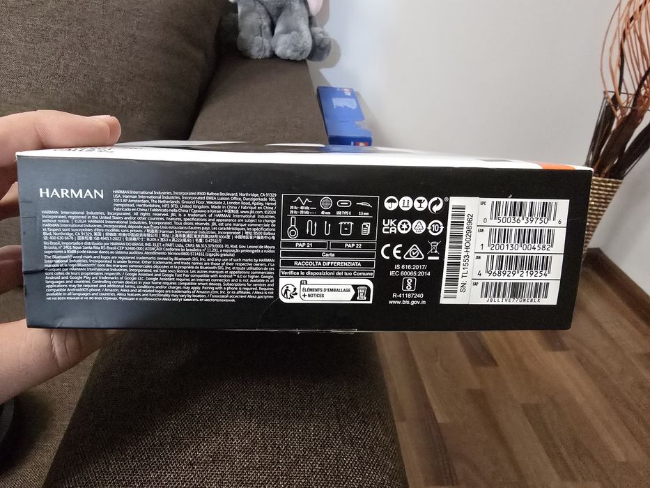 Vând Căști JBL LIVE 770 NC