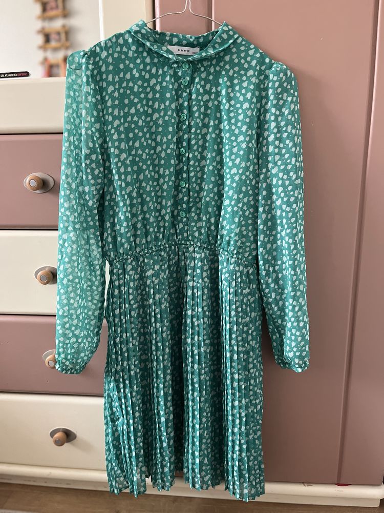 Rochie fete, in stare foarte buna, marimea 152, Reserved