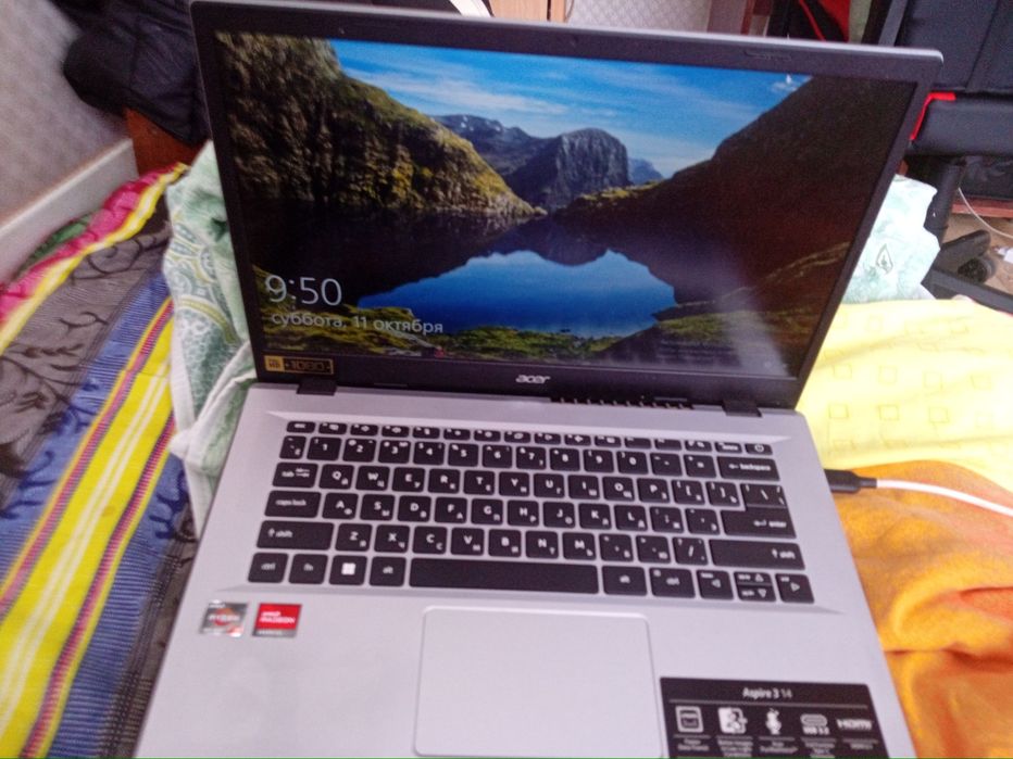 Ноутбук Acer продам срочно нужны деньги за 180к возможен небольшой тор