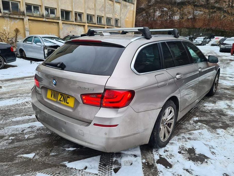 BMW F11 520D 184кс xenon теглич панорама ръчка НА ЧАСТИ !