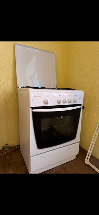 Продам газовую плиту