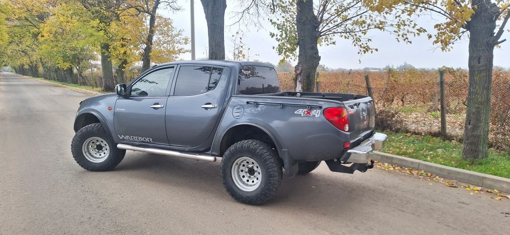 Mitsubishi l200 4x4 roti 33 inch