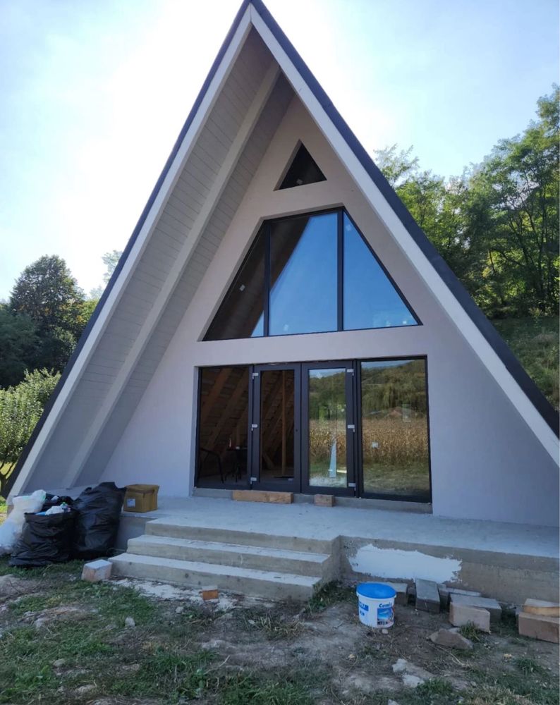 Vand cabane din lemn