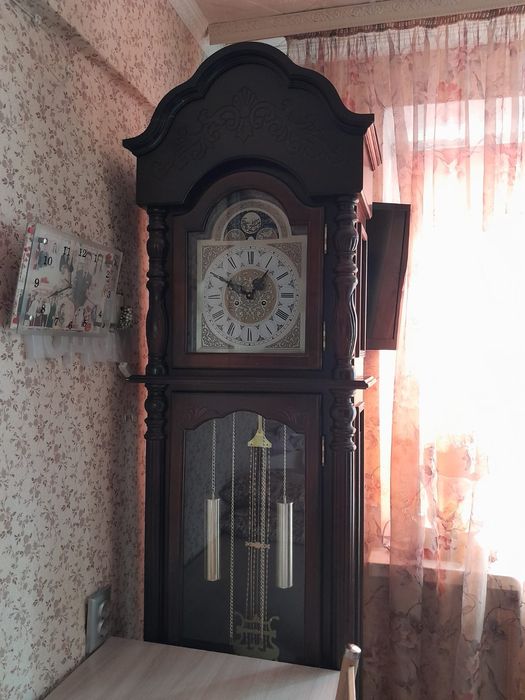Продам часы напольные