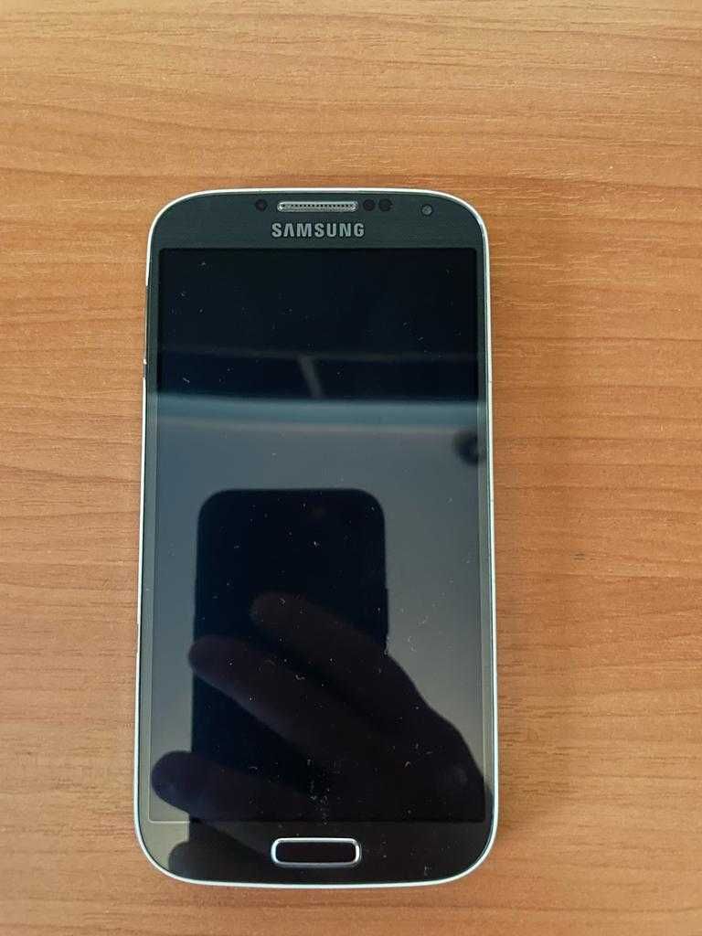 Samsung Galaxy S4 nu incarca