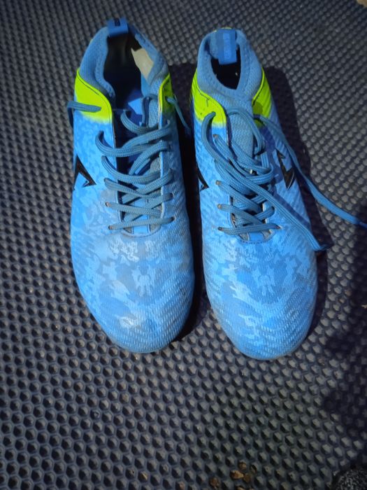 Бутсы футбольные 42