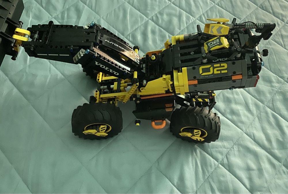 Lego Technic Volvo Concept Zeux 42081