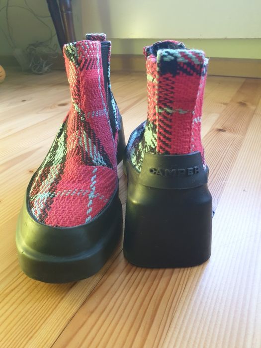 Дамски обувки на Camper