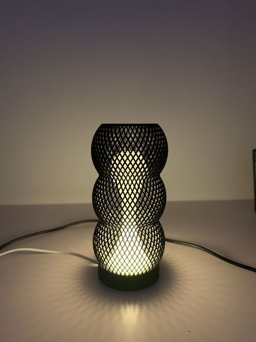 Lampă decorativă RGB printată 3D – design modern și lumină ambientală