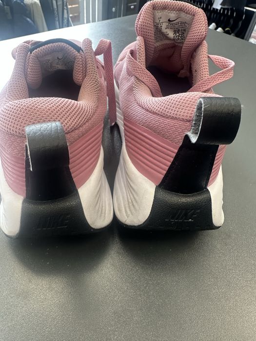 Маратонки Nike 38 номер