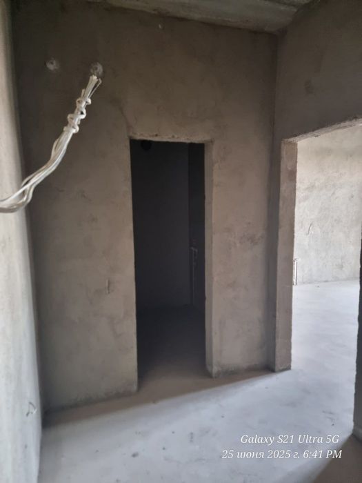 Shahar markazidan tugallanmagan uy sotiladi