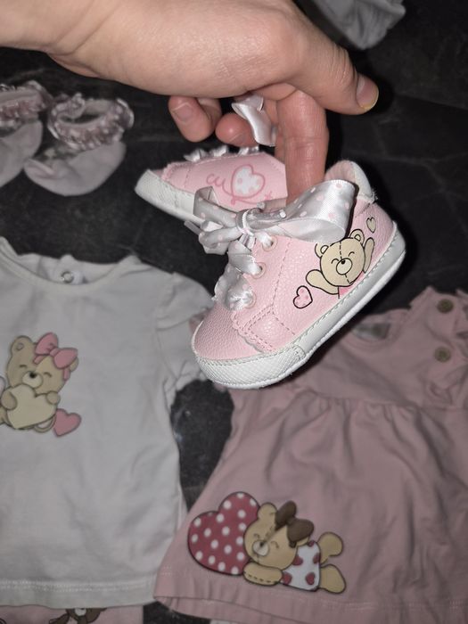 Лот бебешки дрешки за момиче 1- 2 месеца