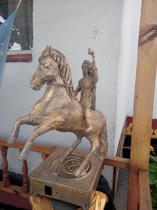 Скульптура Вождь на коне