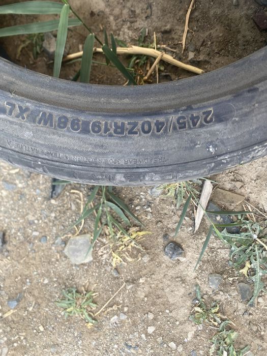 продам шину 245/40/R19