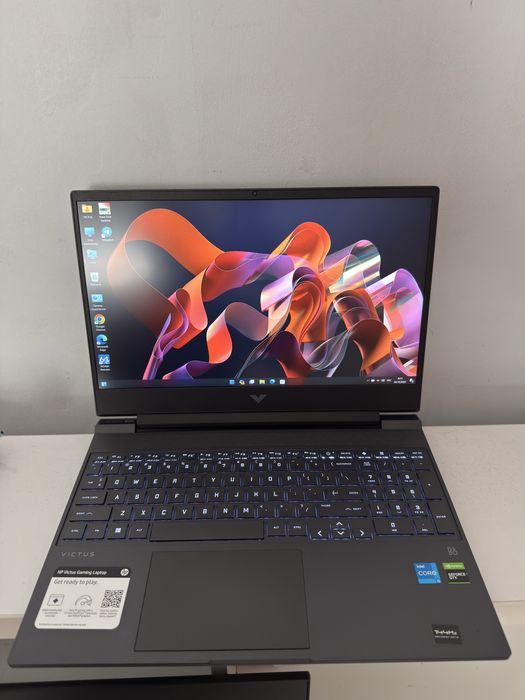 Hp Victus i5/8/512/4GPU