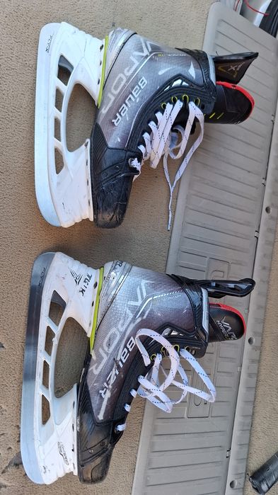 Коньки хоккейные