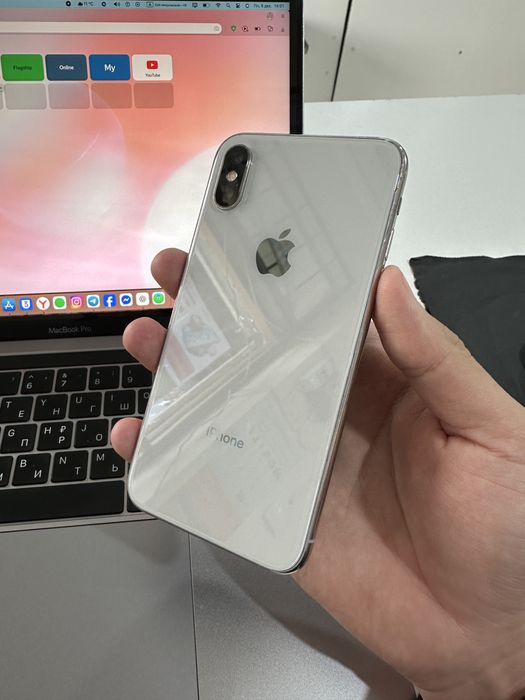 iPhone XS 64GB White